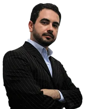 Professor Lucas Ávila